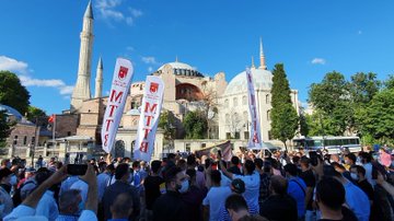 Ayasofya-i Kebîr Câmi-i Şerîfi'nin Tekrar İbadete Açılma Kararı